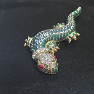 Elegant Green and Gold Reptile Brooch
